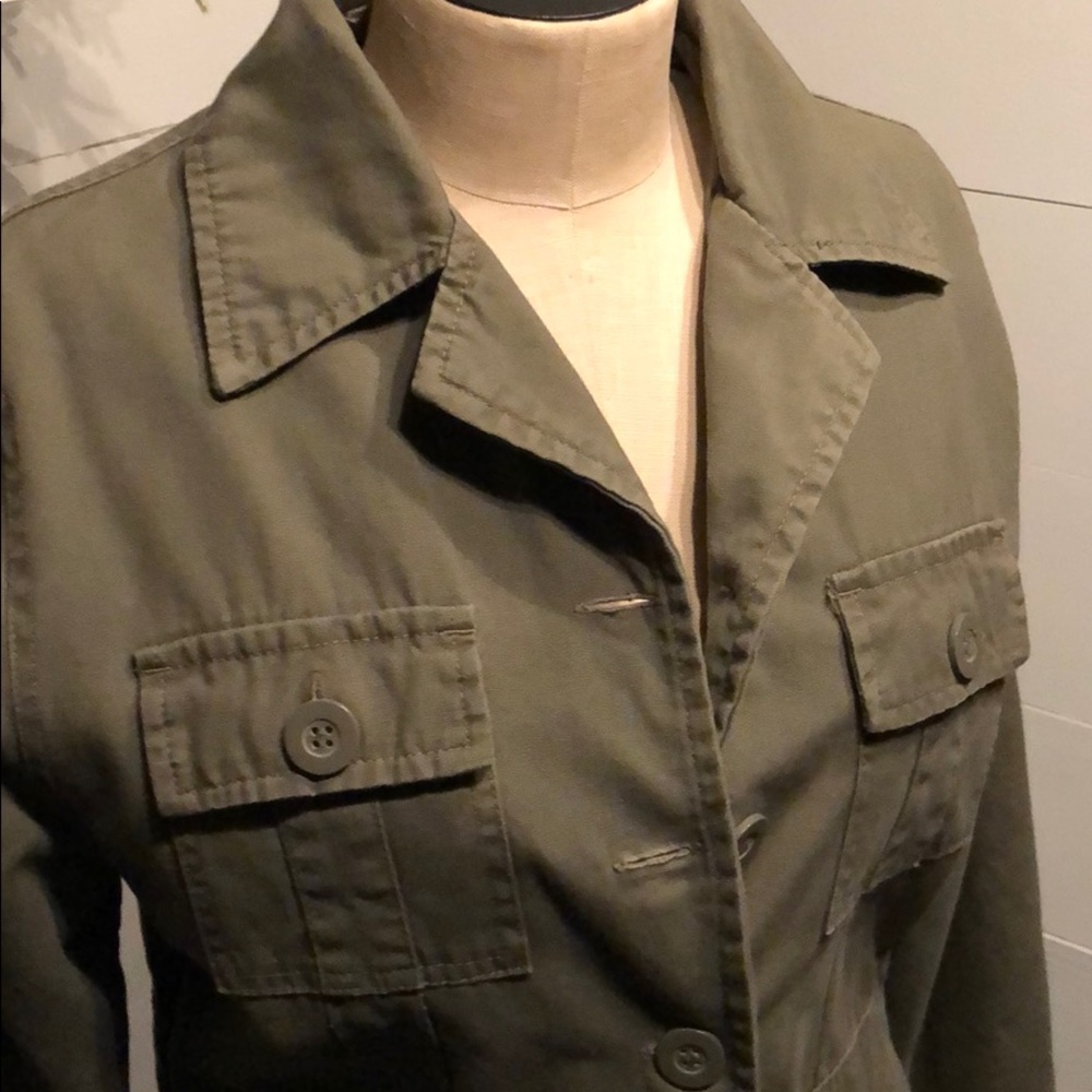 Me Jane jacket. Army green neutral. Sz L